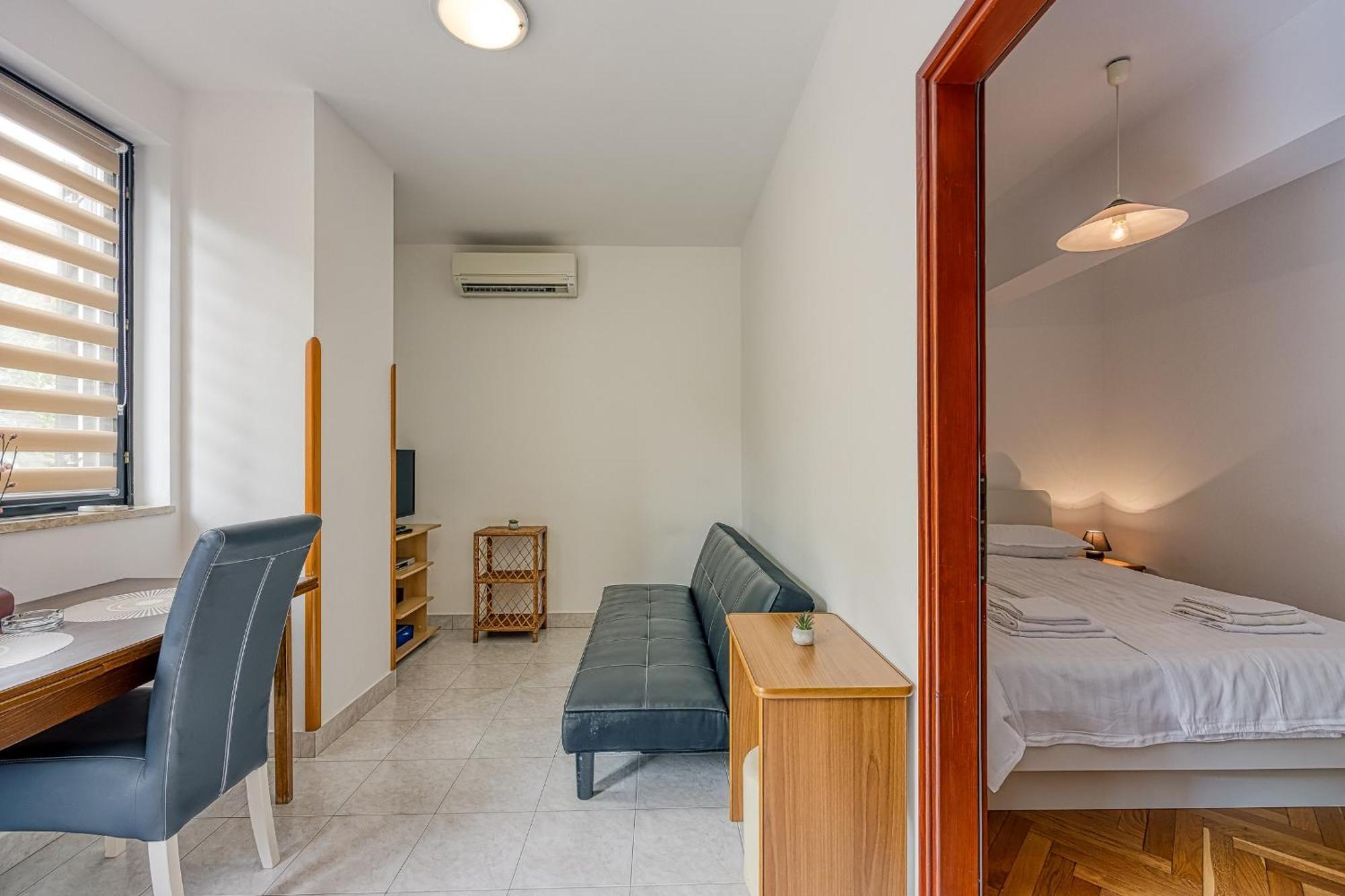 ホテル Punta B ポレッチ エクステリア 写真